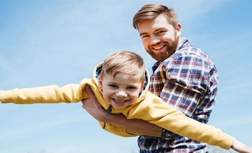 چگونه بچه‌ها را از اخبار منفی دور نگهداریم